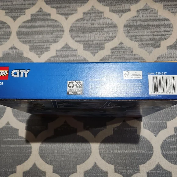 NEW LEGO 60208 Sky Police Parachute Arrest 218 pcs - Picture 6 of 6